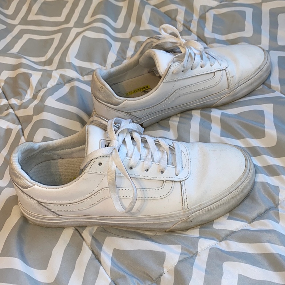WHITE VANS